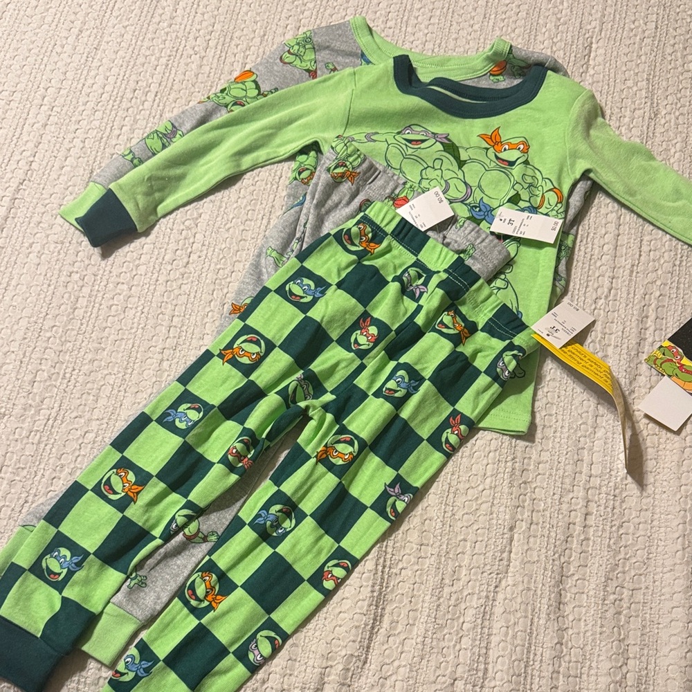 Nickelodeon Green and Gray Ninja Turtle Pajama Set